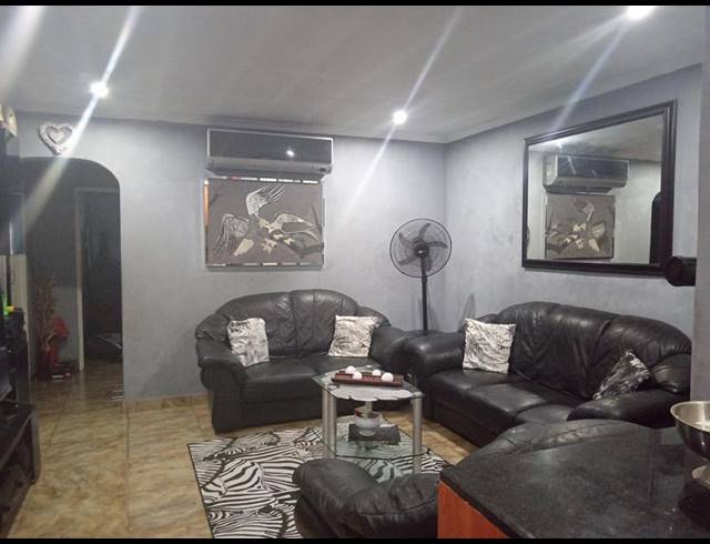 3 BEDROOM HOUSE FOR SALE IN SUNFORD